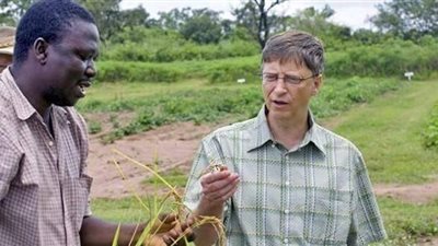 بالصور بيل غيتس الرجل الذي لا دين له انقذ الملايين من الارواح تعرف علي قصته الرائعه جداا