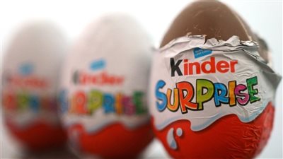 بعد اغلاق مصنعها في بلجيكا دوله عربيه تحذر من تناول نوع شوكولاته شهير