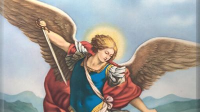 يا بخت اللى الملاك ميخائيل شفيعة