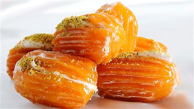 مكونات وطريقة عملها بلح الشام في المنزل