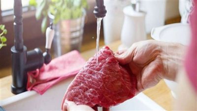 أضرار غسل اللحوم قبل التسويه