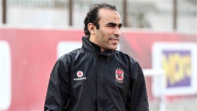 هتشوف العين الحمرا سيد عبدالحفيظ يحذر مهاجم الأهلي بسبب ما فعله مع موسيمانى