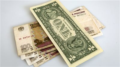 بالرغم من الحرب روسيا الرابح الوحيد فى كل دول العالم الروبل يناطح الدولار