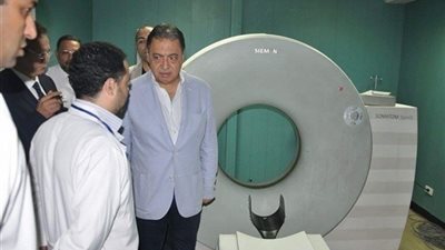 وزير الصحة يصدر قرارا لتحسين الأوضاع المالية للأطباء