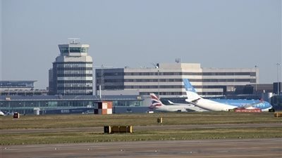 إخلاء طائرة متجهة إلى المغرب في مطار مانشستر بعد بلاغ بوجود قنبلة