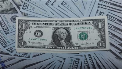 الدولار يخالف التوقعات ويقفز 13 قرشا دفعه واحده