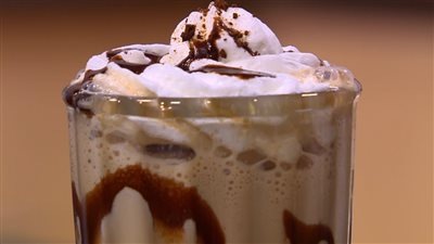 طريقه سهله لعمل مشروب الموكا المثلج