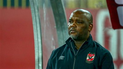 مفاجأة مدوية بشأن تغريده موسيماني لحكم لقاء الأهلي والوداد المغربي