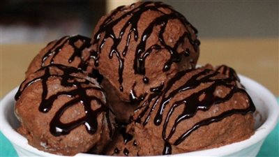 طريقة أسرع وصفة آيس كريم الشيكولاتة بكل اسراراة واقل التكاليف