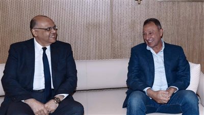 اجتمع رئيس الأهلى بالسفير المصرى في المغرب قبل لقاء الوداد لهذا السبب