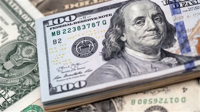 سعر الدولار مقابل الجنيه في بداية تعاملات السبت في جميع بنوك مصر