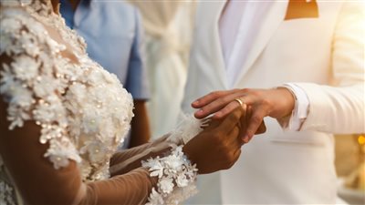 يبحثون عن الحب الحقيقي مشاهير تزوجوا بعد سن الأربعين