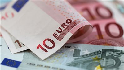 سعر اليورو فى البنوك ومكاتب الصرافه فى بدايه تعاملات اليوم