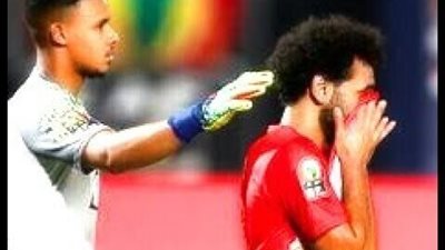 بكاء محمد صلاح فى مباراة مصر وجنوب افريقيا