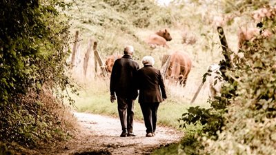 التباطؤ فى المشى يدل على هذا المرض فى سن الشيخوخة