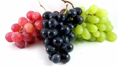 تحذير من العنب الاكثار من تناوله يتحول الى كارثه
