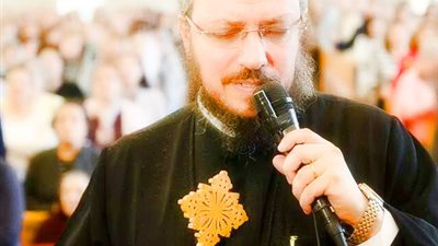 ترنيمة معزية جدا بصوت ابونا داود لمعى