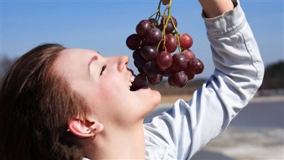 فوائد كثيرة للعنب فى فصل الصيف منها الحفاظ على صحة القلب