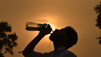 ابتعدوا عن الشمس الارصاد الجويه تعلن درجات الحراره فى الظل تتجاوز الـ45