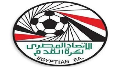 نجم النادي الأهلي السابق يطالب حازم امام و محمد بركات بالاستقاله