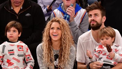 بيكيه يغضب من شاكيرا ويلجأ إلي القضاء لهذا السبب