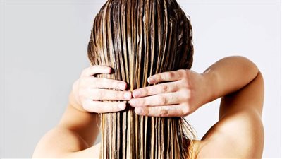 نصائح لأصحاب الشعر الدهني وطرق بسيطة للعناية بة في فصل الصيف