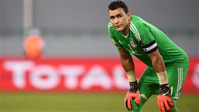 حارس مرمي الأهلي السابق يدعم رأي حسن شحاتة ويهاجم صلاح