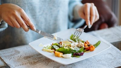 لو بتعمل دايت وعاوز تاكل برة البيت تعرف على هذة النصائح