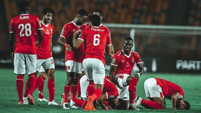 بعد شهر العسل الأهلي يحسم مصير نجم الفريق من البقاء أو الرحيل