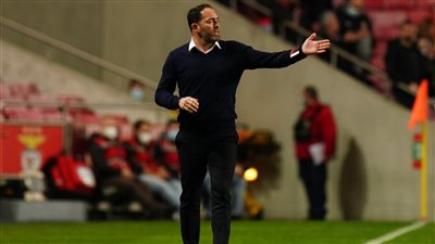 سواريش يعلق على ضغط مباريات الأهلي يكشف انطباعه عن لاعبي الفريق