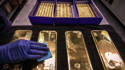 الذهب المجنون يواصل التراجع وهبوط حاد فى سعر الجرام
