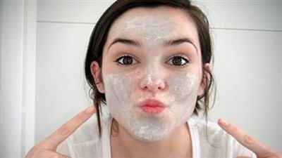 تعرفي علي طريقة عمل ماسك العسل والقرفة لتنقية البشرة