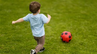 تعرفي علي علامات التطور الطبيعي لطفلك عند الـ سنتين