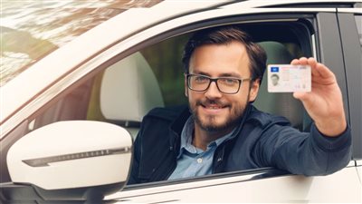 كيف تجدد رخصة القيادة دون الذهاب إلي المرور