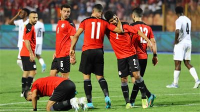 نجم منتخب الفراعنة يحسم موقفة من الانضمام إلى الزمالك