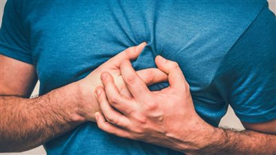 تحذير 5 أعراض تحدث لجسمك قبل الإصابة بنوبة قلبية