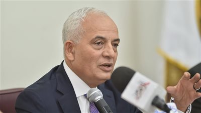 وزير التربية والتعليم يصدر قرار عاجل بشأن الغياب