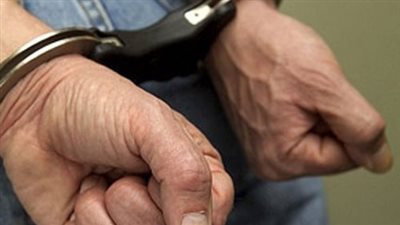 ضبط سائق وعاطل هاربين من 21 حكما قضائيا فى الأميرية وعابدين