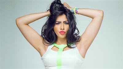 بالصور ميرهان حسين و ايمان العاصى يشعلان الانستجرام بصورهم بملابس البحر