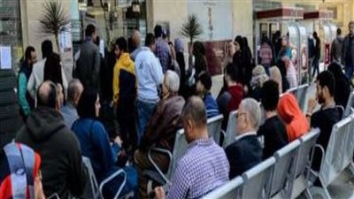 طوابير وزحمه علي البنك العربي بعد طرح شهادة ادخار بعائد اكثر من 18 بالمائه