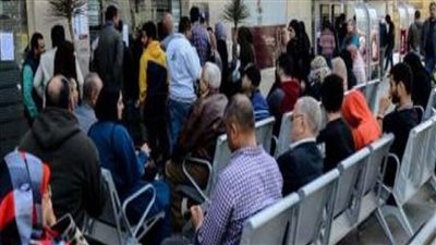 الناس بالطوابير ادام البنك الحق بسرعه شهادة الاوائل واقبض 6 الاف شهريا