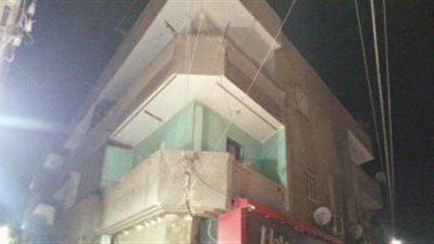 شاهد بالصور.. انهيار جزئى بمنزل من 3 طوابق