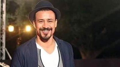 أحمد داود يداعب جمهوره بصورة من كواليس ولاد رزق