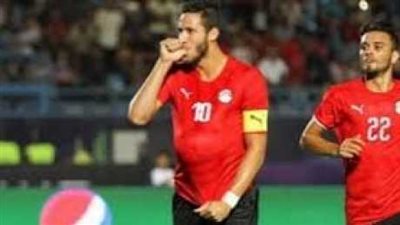 دعم غريب وهجوم متعب .. رمضان صبحي يشعل الجدل بـ تليفون على الدكة