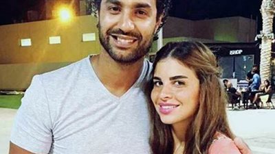 شاهد أناقة زوجة كريم فهمى فى فرح هنا الزاهد وشقيقه
