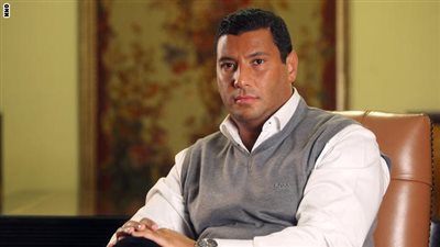 اسلام البحيرى ساخرا الارهابيين بيفجروا كنائس المسيحيين علشان كانوا ساكنين عندهم وطردوهم من العمارة