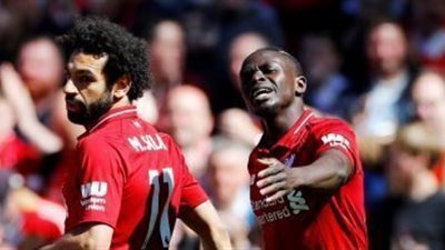 شاهد فيديو صلح طفولي تاريخي بين صلاح وماني