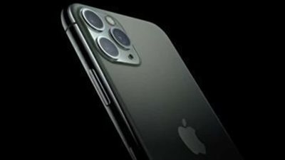 أبل تلغى ميزة الشحن اللاسلكى العكسي