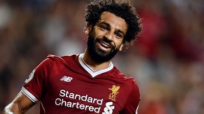 بالصور شاهد ما فعله محمد صلاح اثناء تكريمه وجعل العرب جميعا يفتخرون به