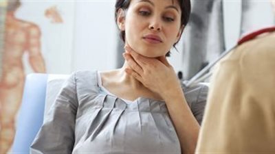 تعرف على أفضل العلاجات لالتهاب الحلق أثناء الحمل